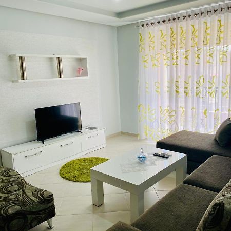 Downtown Apartment Fier Luaran gambar