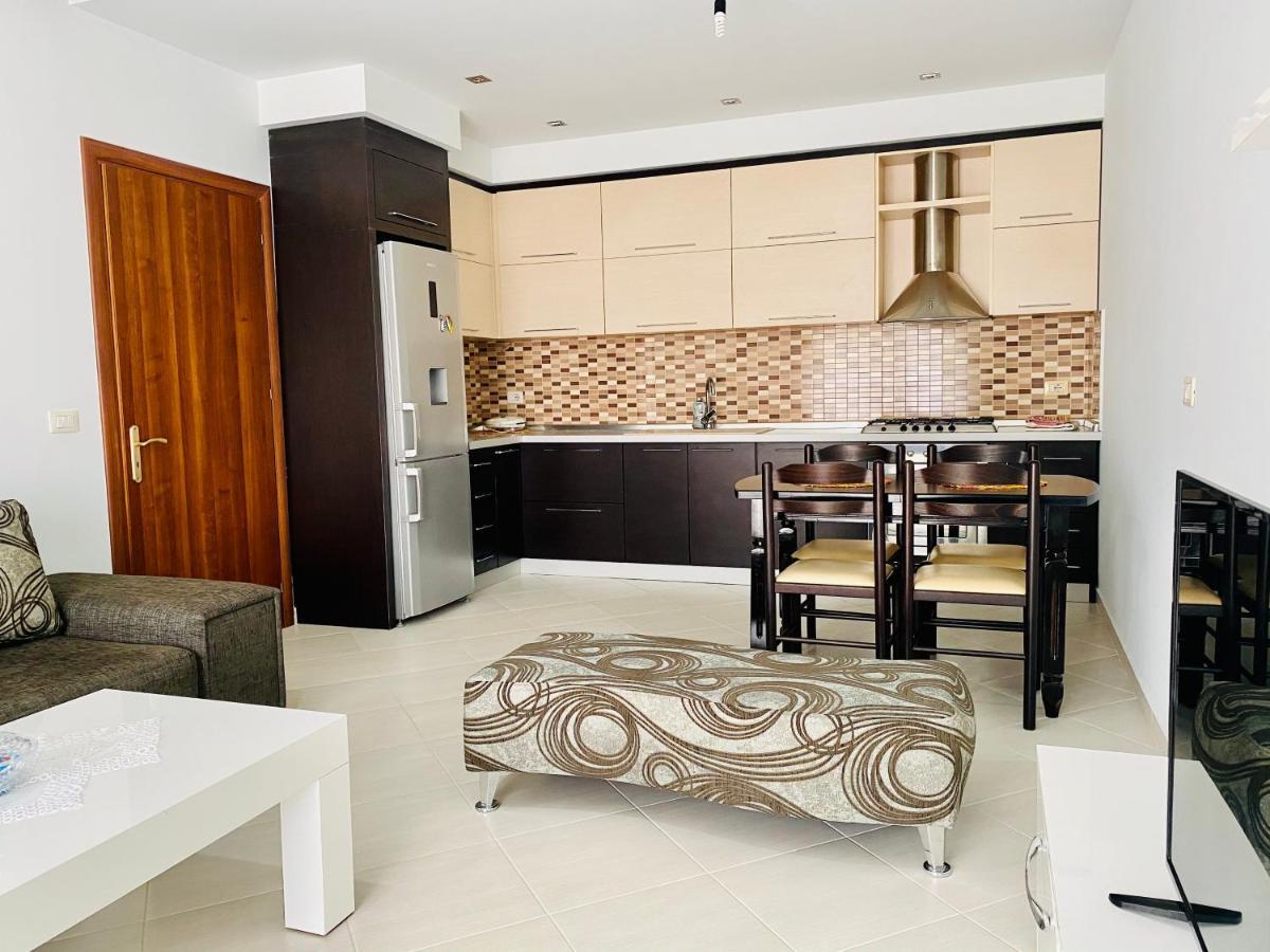 Downtown Apartment Fier Luaran gambar